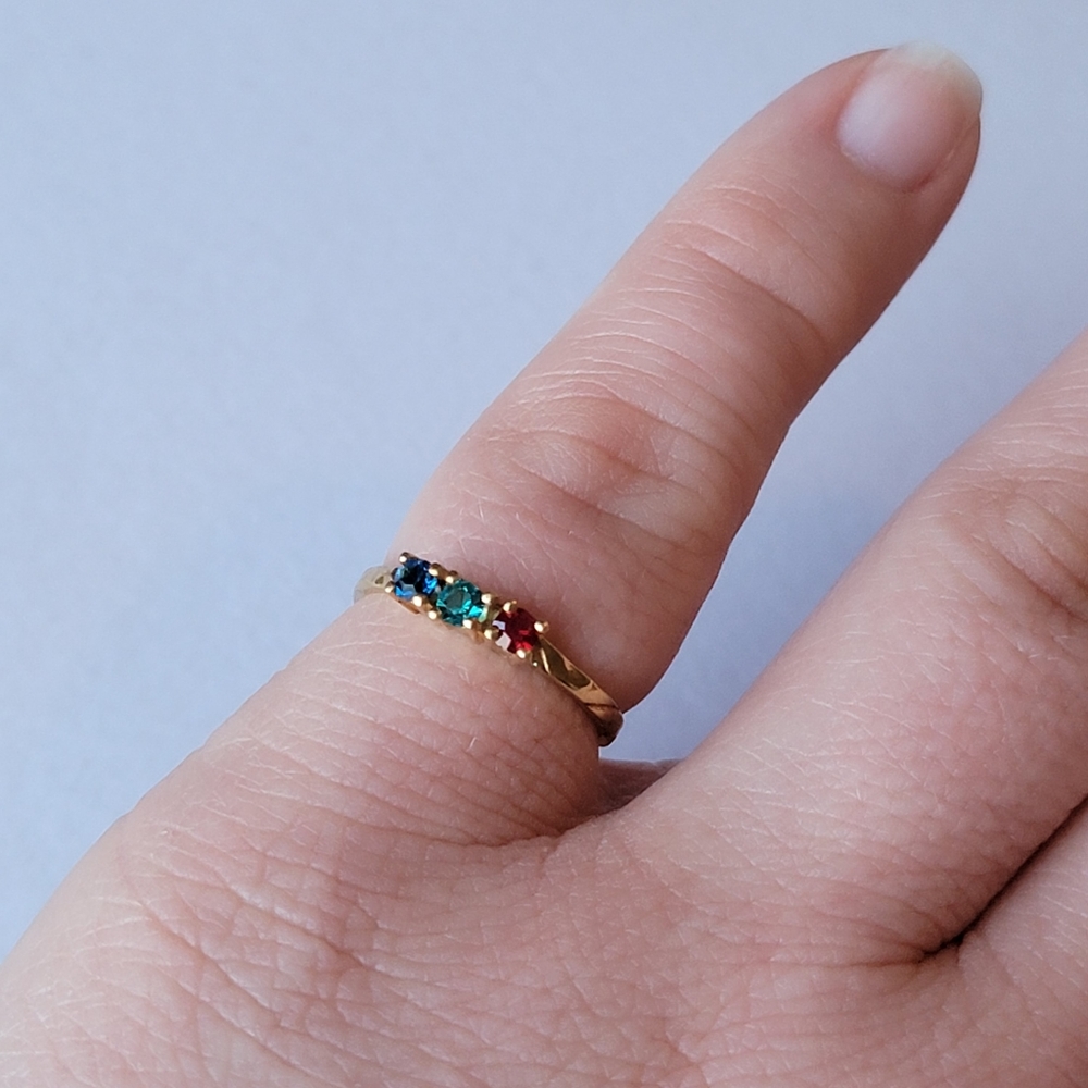 Triple Gemstone Gold Plated Vintage Ring Size 6 Textured Band Dainty - Picture 11 of 13